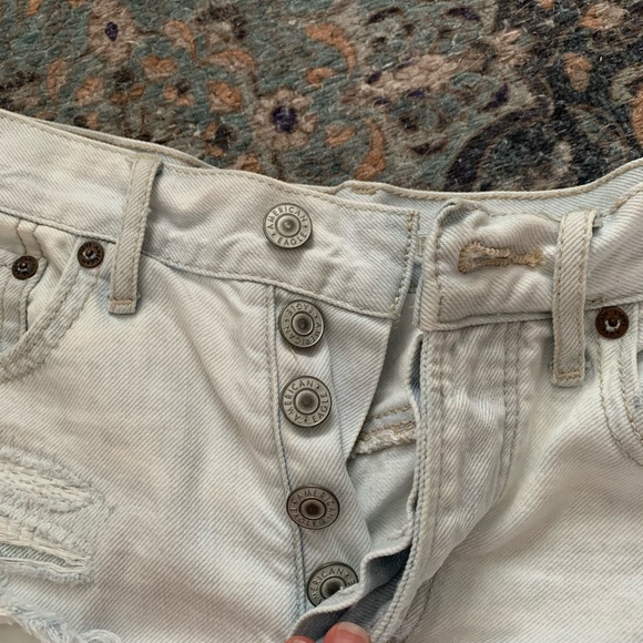 American Eagle Light Wash Shorts - Picture 5 of 6
